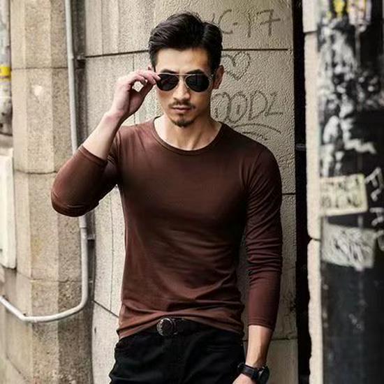 Men's Slim Fit Long-Sleeve Round Neck T-Shirt - Solid Color Autumn Top