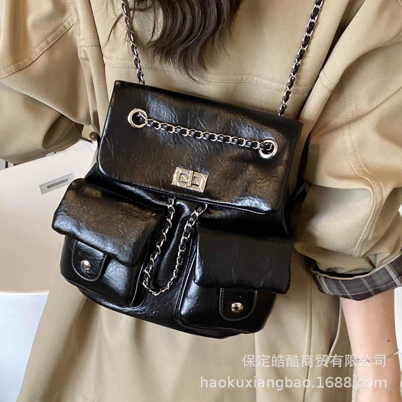Niche design backpack female fashion leisure student class schoolbag chain bucket bag high value travel backpack
