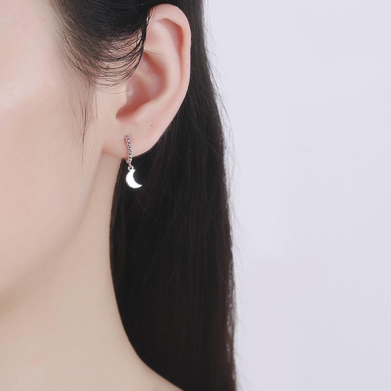 Simple And Generous Plain Circle Moon Earrings, Ear Buckles, Simple Crescent Moon Earrings, Creative And Fashionable Earrings For Women