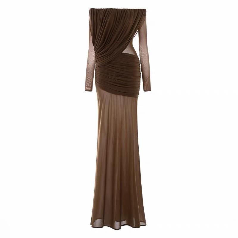 Vietnamese niche design, one-word shoulder long-sleeved diagonal pleated mesh slim-fitting long dress S темно-коричневого