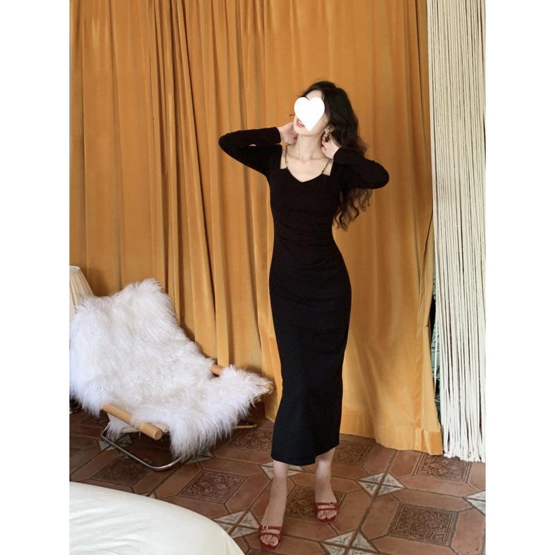 Spring and Autumn New Temperament Royal Sister Skinny Red Pure Desire Wind Buttocks Long Dress New Robe Suspender Chain