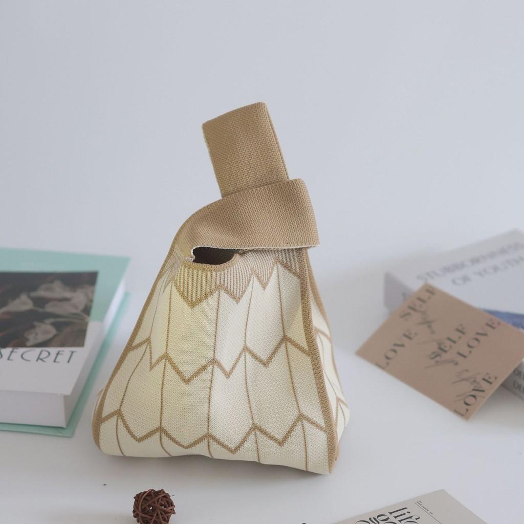 Trendy Knit Bucket Bag For Women Soft And Spacious Tote Bag With Eye-catching Patterns Ideal For Daily Wear And Gifts