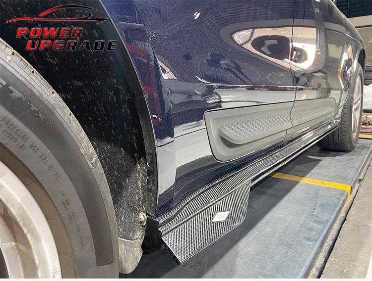 Carbon Fiber Body Kit: Front Lip, Side Skirts, Rear Diffuser, Tail Wing for Porsche Macan (MIW Style).