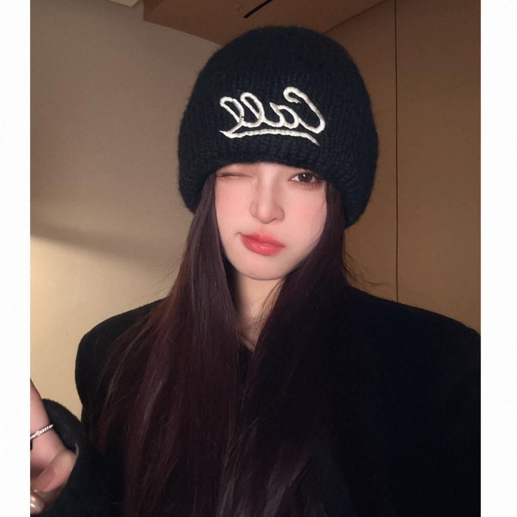 Letter embroidered knitted hat women's autumn and winter warm ear protection wool hat big head circumference showing face small versatile hat