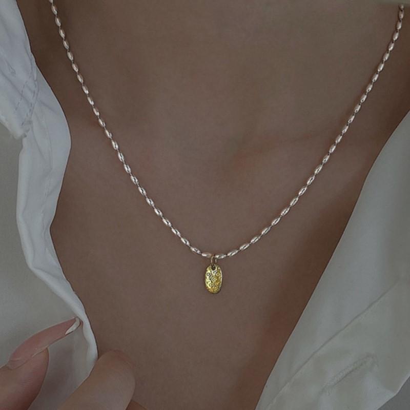 ANENJERY Grain Shape Letter Necklace for Women Simple Retro Design Clavicle Chain Party Jewelry Gifts