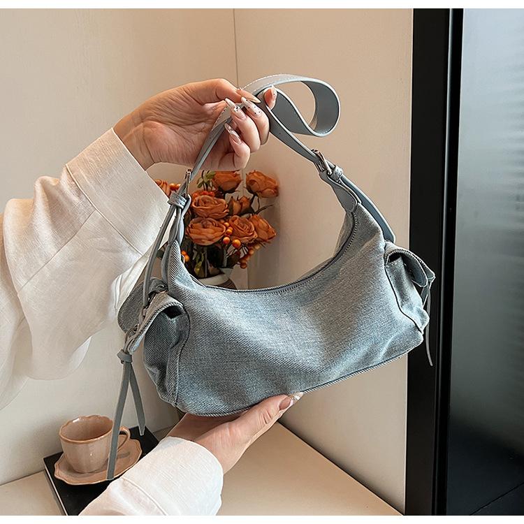 

2025 new women s bag, European and American fashion denim locomotive bag, hand-held underarm shoulder messenger tote bag, messenger bag, Korean 29*10*12 синий