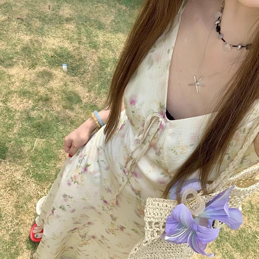 French Vacation Style Sleeveless V-neck Floral Dress for Women, Summer Waist-cinching Slimming A-line Dress, Gentle Style Slip Long Dress