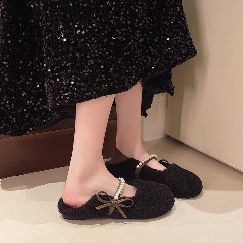 Mao Mao Shoes Women's Winter New Wear Flat-bottomed Pearl Decoration 2025 Korean Version Doudou Shoes One-pedal Fairy Ladyshoes