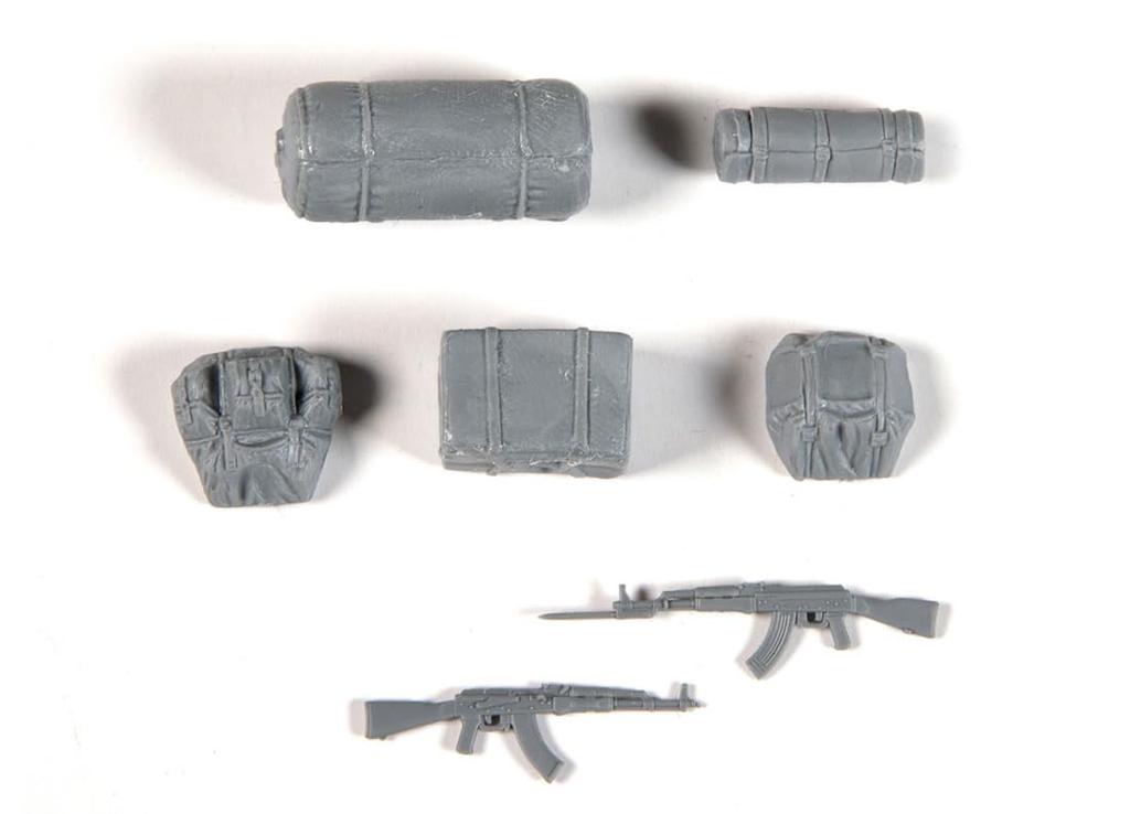 AK Interactive Light Combat Vehicle Crew Desert Figure Set Plastic Model AK35017 1/35
