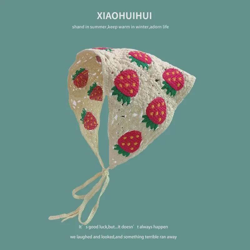 "Sweet & Cute Hand-Knitted Floral Headband: Spring/Autumn Travel Style"
