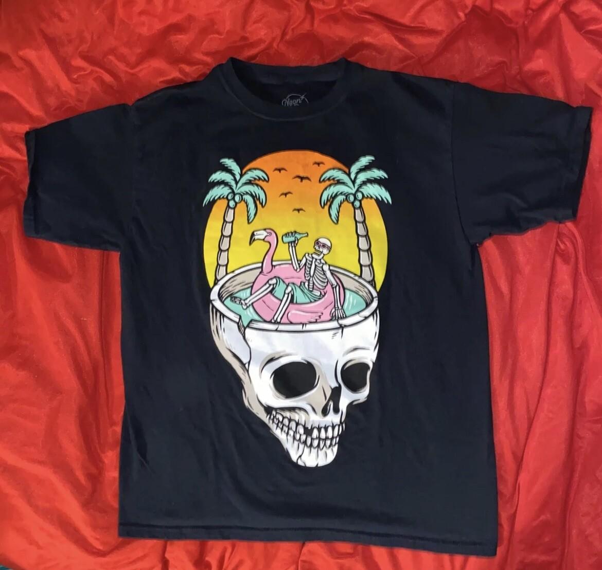 Neon riot skull flamingo drink palm tree skulls hot topic emo goth alternative S разноцветный