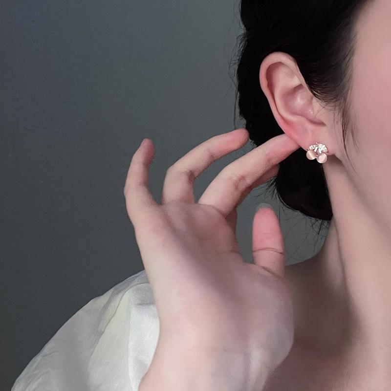 Elegante kirsebærøredobber i rosa zirkon for kvinner - Lettvektige, trendy fruktdesign med søt sjarm