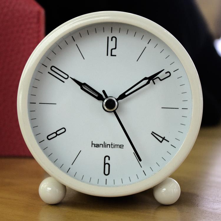 

Простые и креативные настольные часы из металла, 3-дюймовые, модный бесшумный будильник для детей и студентов