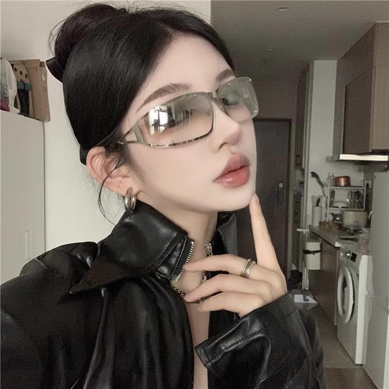 Y2K Women's Cat Eye Sunglasses: High-End UV Protection for Cycling, Driving, Climbing, and Posing