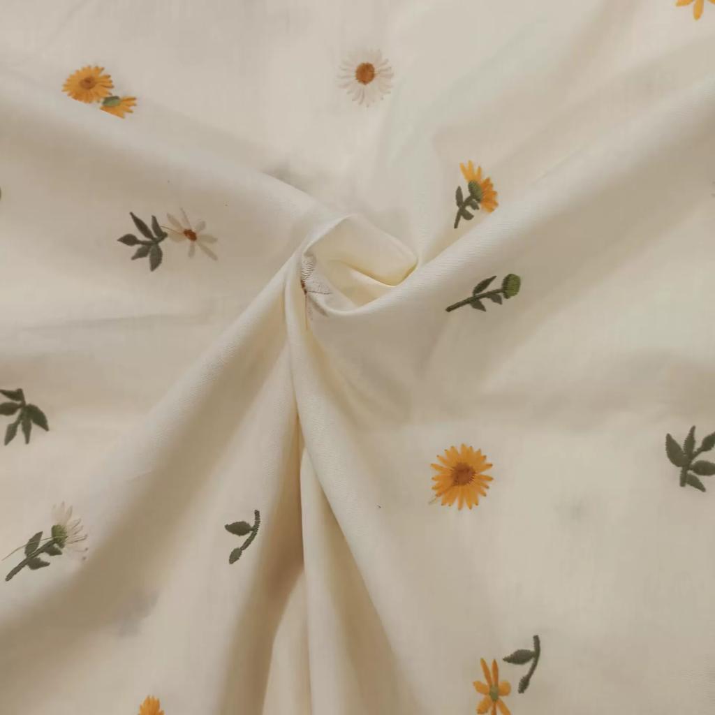 100% Cotton Embroidered Tablecloth, Floral Embroidery, Durable and Multi-Size Washable Table Cover for Party Picnic Home Decor, Wedding and Kitchen