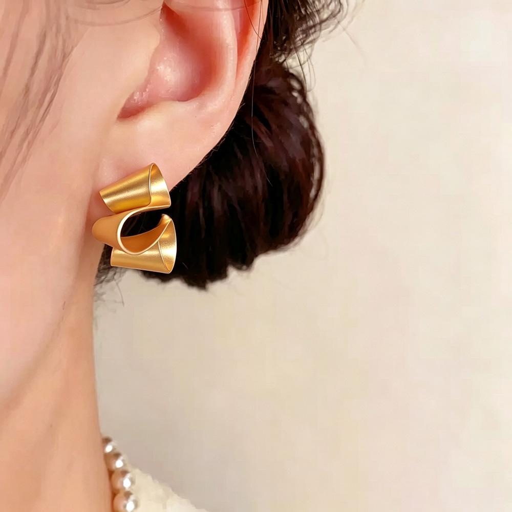 Irregular Twisted Matte Geometric Gold-Plated Stud Earrings for Women - Retro Design