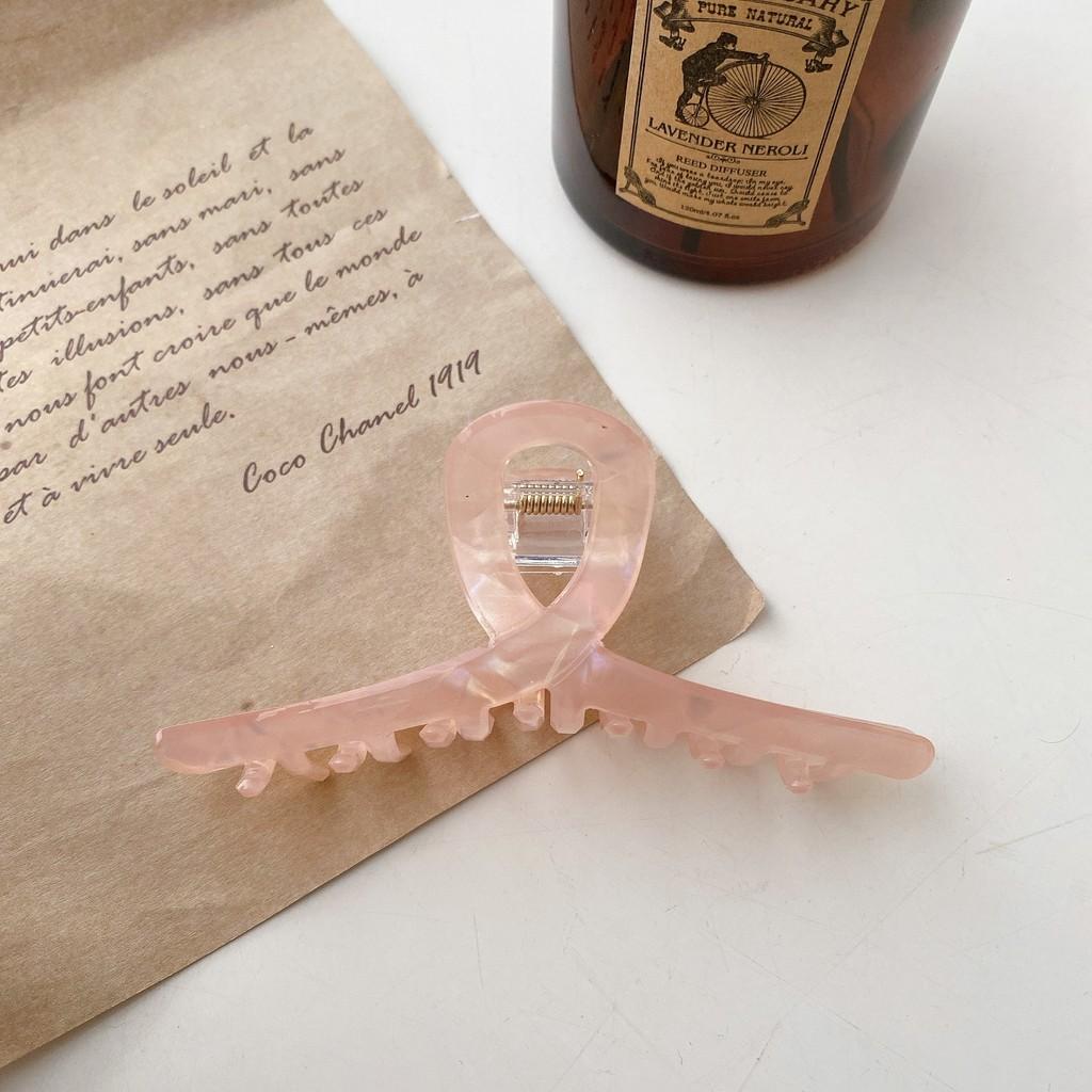 Exquisite Korean Style Medium Size Pvc Shark Hair Claw Clip For Elegant Hairstyles