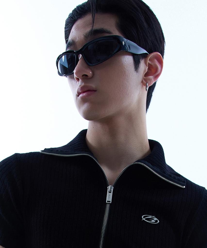 MORE THAN BLACK Logo Two Way Half Zip Up Knit