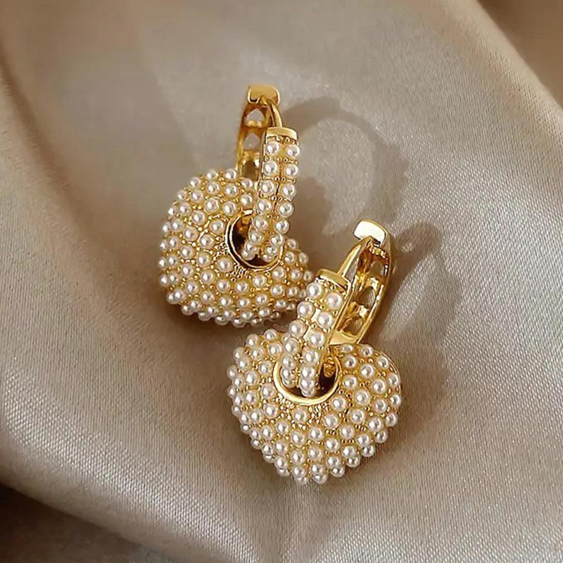 Light luxury full bead love ear buckle, retro French imitation pearl heart earrings women's Qixi Festival Valentine's Day gift