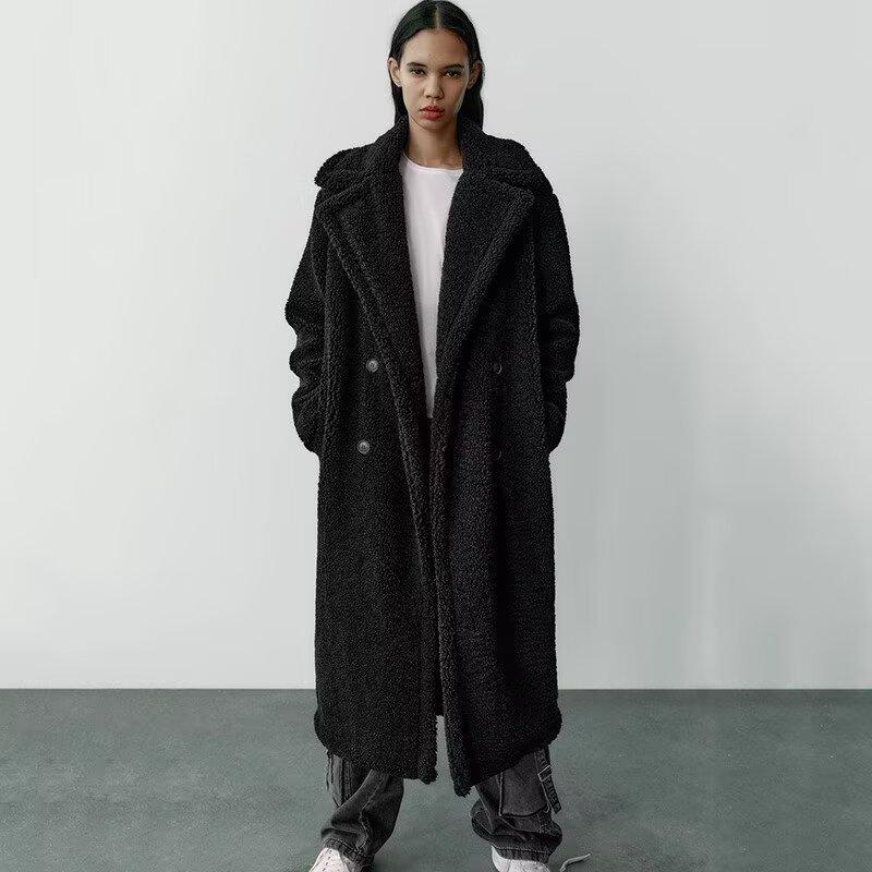 Dámský všestranný dlouhý kabát z beránčí vlny s klopami v evropsko-americkém stylu pro podzim/zimu 2024