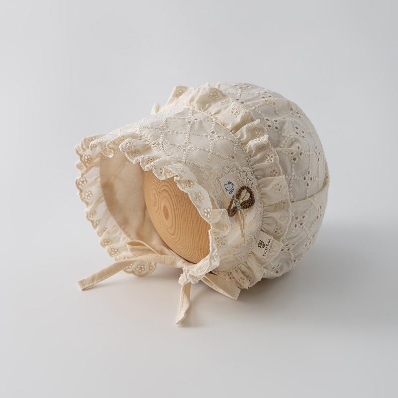 Jarní/Letní sluneční klobouk pro holčičku: Lehká čepice s krajkovým lemem a výšivkou pro batolata