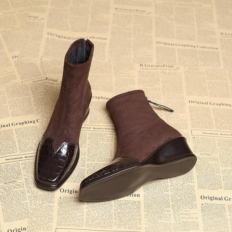 

Огромный красивый каблук-наклон, супер-огонь ранней осени, маленькие короткие ботинки на толстой подошве, осенне-зимние маленькие кофейные женские ботинки 40 темно-коричневого