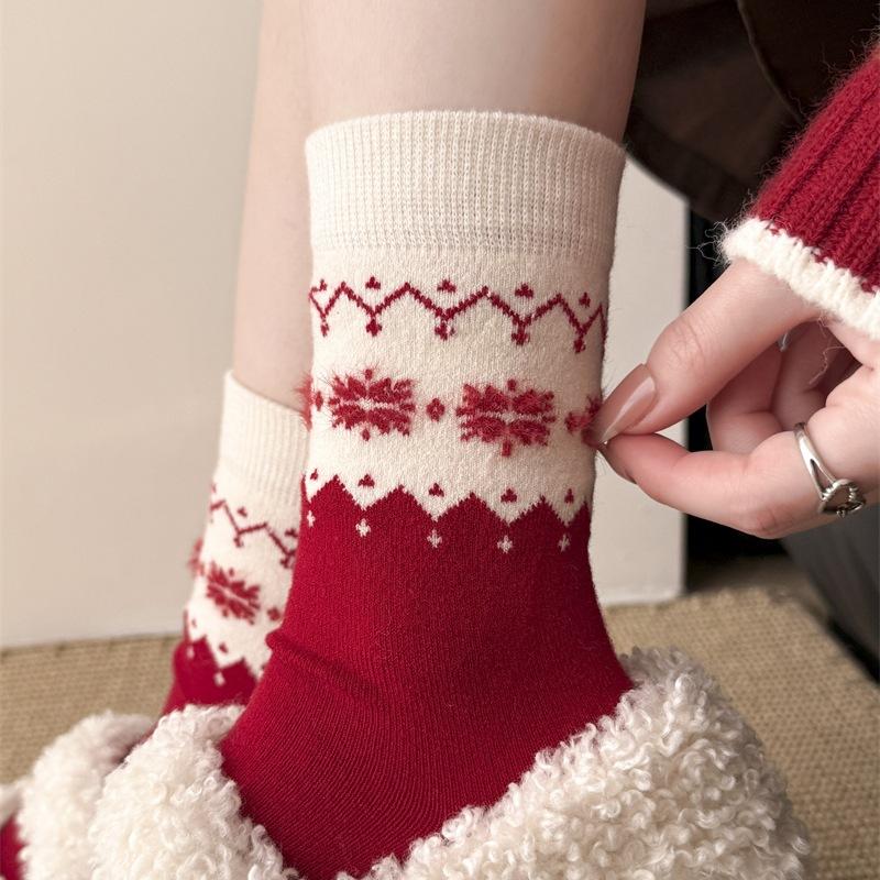 Christmas Bright Red Warm Wool Socks with Bow Tie Patterned Cartoon Mid-calf Socks New Year Red Pile-up Socks