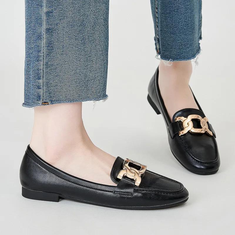New Women Flat Shoes Metal Decoration Leather Casual Shoes Girl Fashion Slip-on Loafers