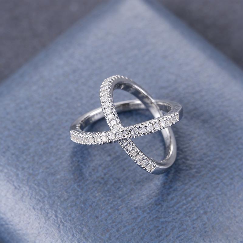 Simple and Elegant Cross Set Zirconia Diamond Ring for Women, Fashionable and Versatile, Creative, Elegant and Sweet Ring