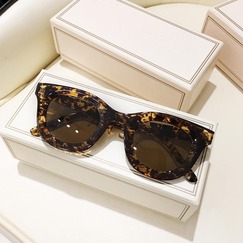 

Fashionable Square Sunglasses Female Designer Decor Acrylic Retro 90s Male Rectangle Sun Eyewear Yellow Shade Female UV Protection 400 As Picture
