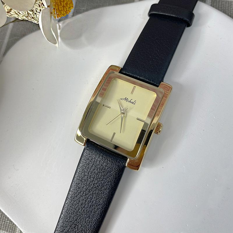 Square Women's Watch Style Simple Temperament Small Square Watch Black Gold Belt 21026