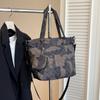 Borsa a Tote da Donna in Nylon Ricamata Camouflage Quotidiana