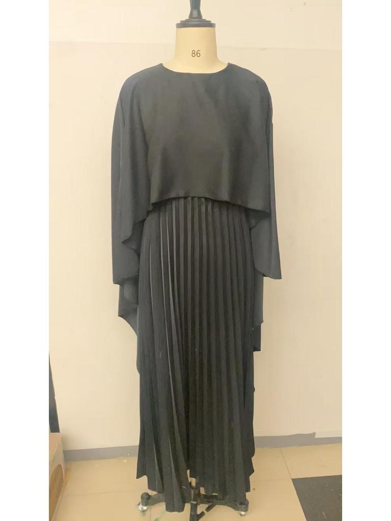 2024 Evropská a americká móda Volný netopýří rukáv Plisované Nepravidelné Elegantní Dlouhé šaty