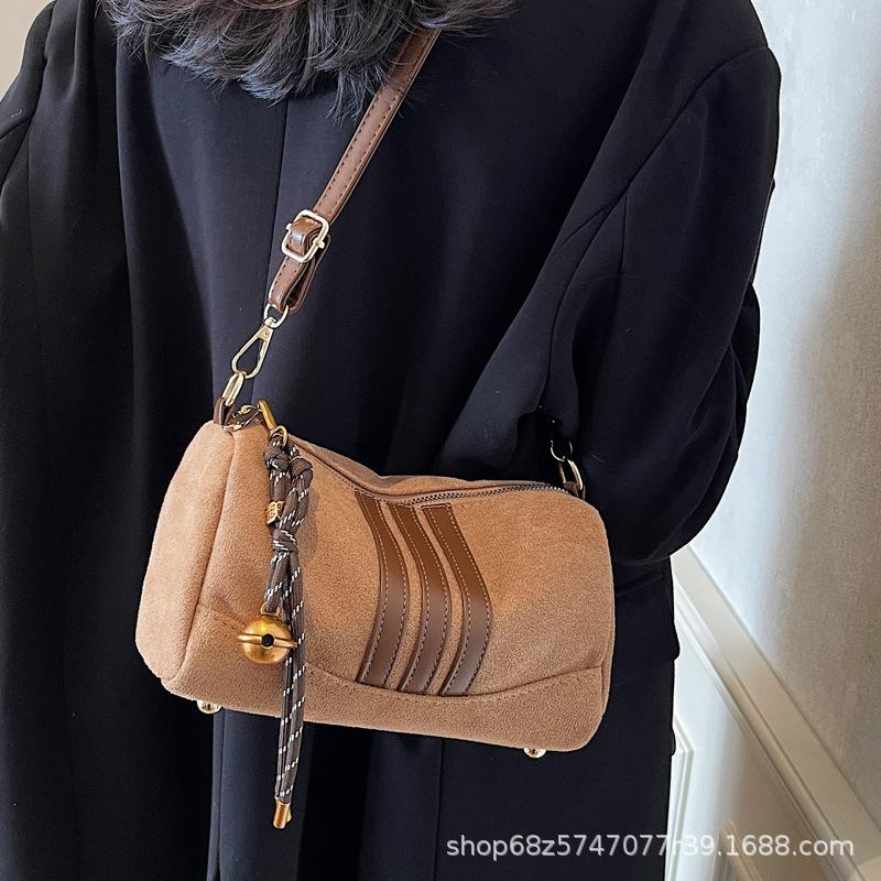 High Sense Women's Spring New Shoulder Bag Casual Fashion Messenger Mobile Phone Bag Retro Versatile Women's Armpit Bag