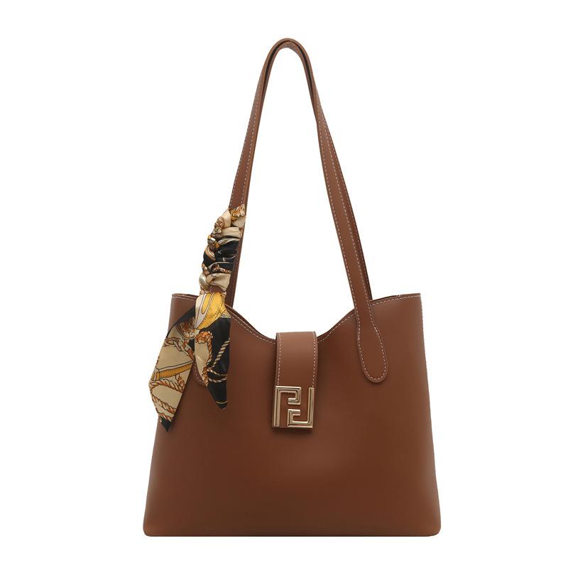 

Premium bag women s 2025 new popular fashion super fire shoulder bag commuter large bag large capacity tote bag светло-коричневого