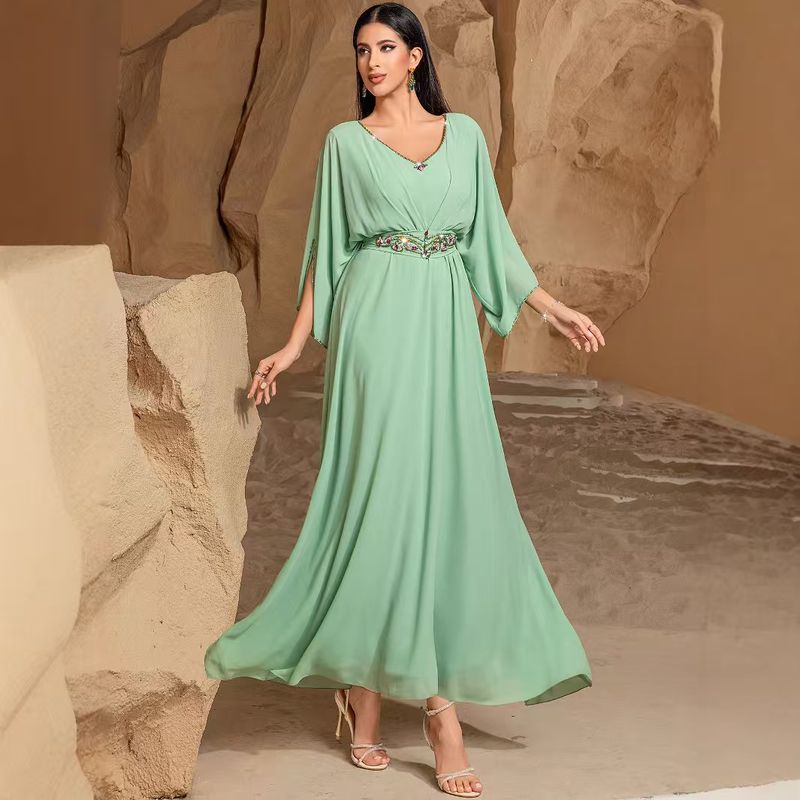 New Arrival Middle East Dubai Sexy V-neck Hand-Stitched Diamond Swing Dress Hand Sewn Diamond Dress