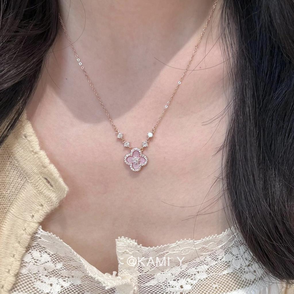 Collier avec pendentif fleur en zircon Chaîne clavicule simple et polyvalente Bijoux de mode et de tempérament haut de gamme