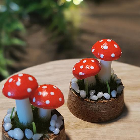 Fungo per casa delle bambole Funghi realistici Mini funghi con coperchio in vetro Ornamento per statuetta di funghi per case delle bambole in scala 1/6 1/12 Scena in miniatura