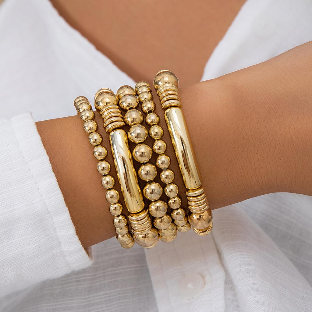 Fashion Metal Love Pendant Beaded Bracelet Set, Sweet And Cool Round Bead Chain Stacked Bracelet Woman