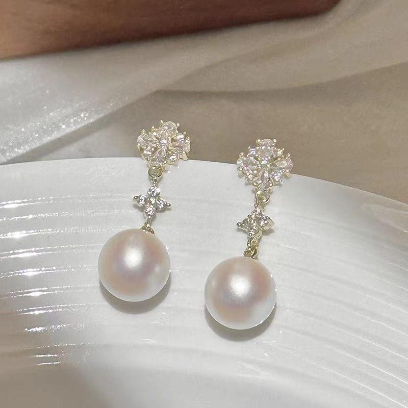Elegant Zircon Tassel  Pearl Flower Stud Earrings: Chic Design for Sophisticated Women