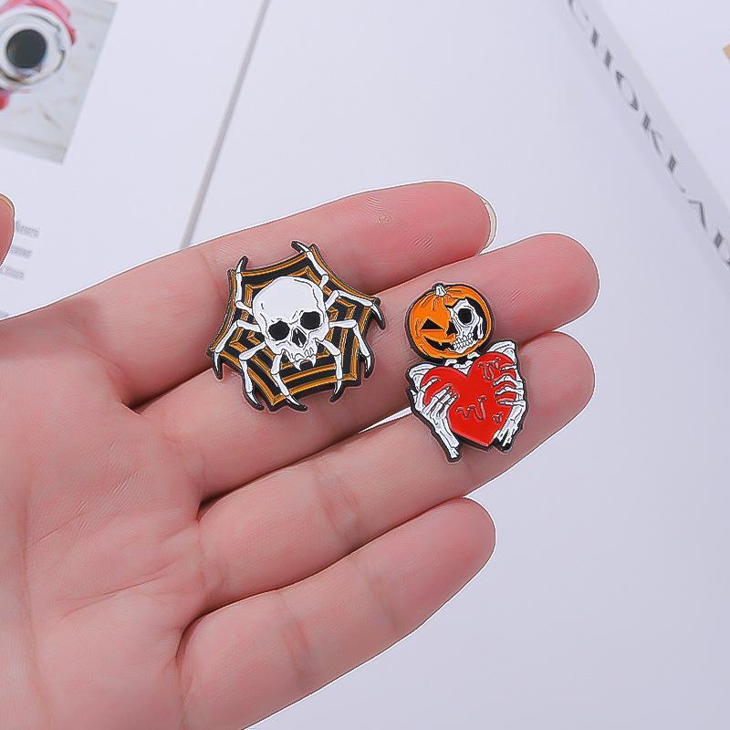 Halloween Enamel Pins Punk Ghost Skull Spider Brooch Backpack Brooch Badge Party Clothing Accessories Gift