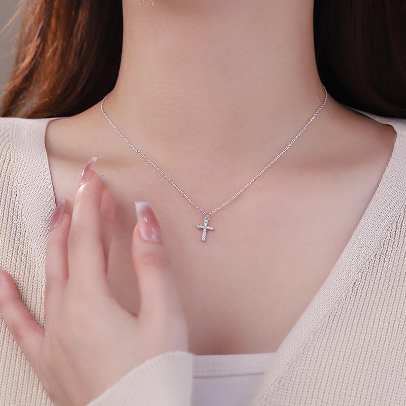 Cross Necklace Personalized and Versatile, Classic and Fashionable, Light Luxury Collar Chain