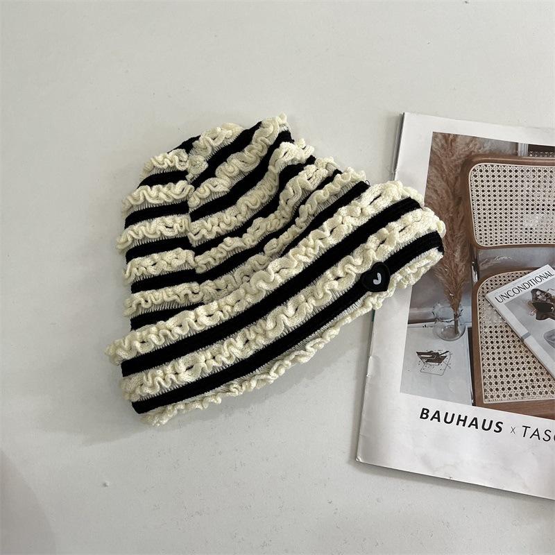 

Autumn and winter headgear wool hat knitted hat versatile face small cold hat M（56-58cm）