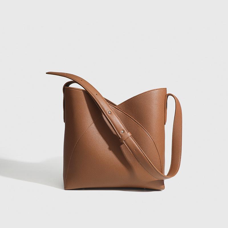 2024 Autumn/Winter New Niche Single-Shoulder Crossbody Bag, Commuting Large-Capacity Casual Fashion High-End Handheld Bucket Bag