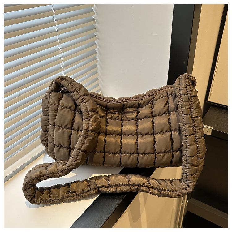 

Плиссированная сумка через плечо Diamond Stitch - Облачный хлопок кроссбоди для модных поездок кофейный