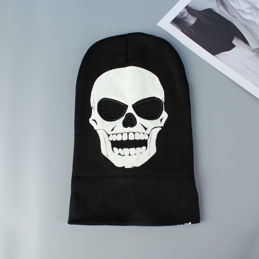 Fun skull print knitted hat for men and women for Halloween holiday dressing, suitable for outdoor windproof and warm keeping
