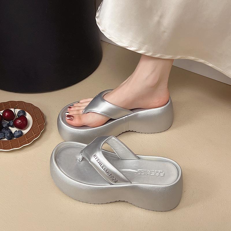Thick-bottomed Cool Slippers Women's Summer Wear Fashion Internet Celebrities Heighten Stepping On Shit Non-slip Slope and Flip-flops Beach Slippers