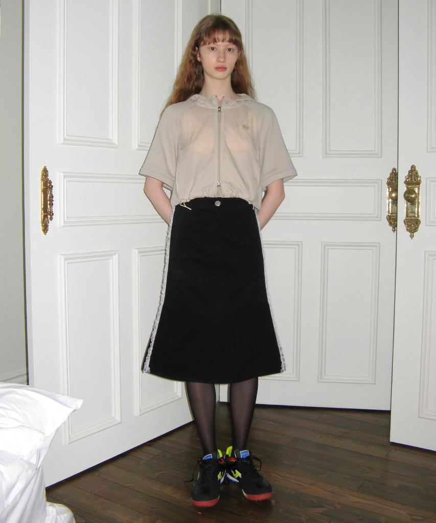 Sinun Side Frill Midi Skirt (Black)
