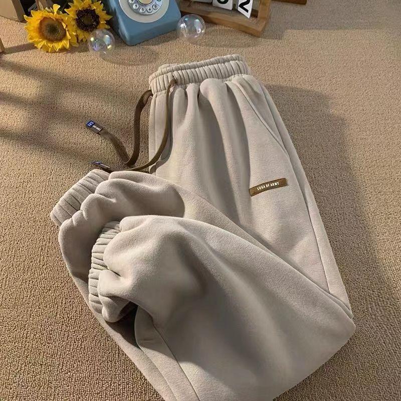 Lambskin and Fleece Sweatpants for Women, Versatile for Autumn and Winter, Thick and Warm Pants, New Design Sense, Niche Sportswear Pants