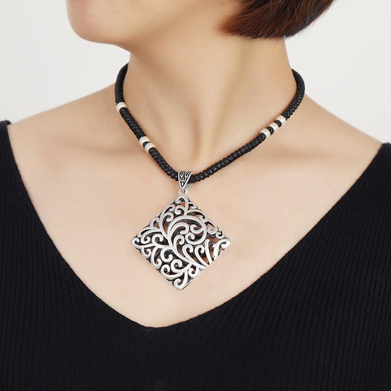 Retro imitation Thai silver short necklace femininity versatile collarbone chain flower fish handwoven jewelry